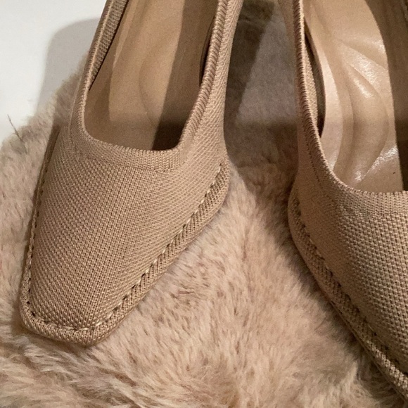 Elegant Tan Women's Shoes - Picture 5 of 6